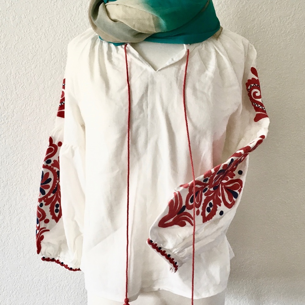 Boho NEW white small top w/ red detailing cotton